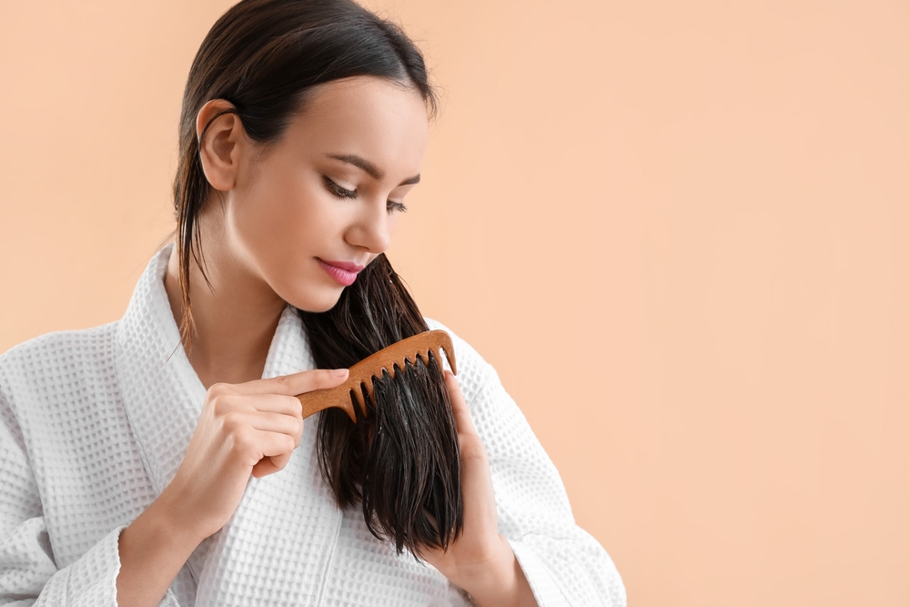 ابدئي تمشيط شعرك من الأطراف