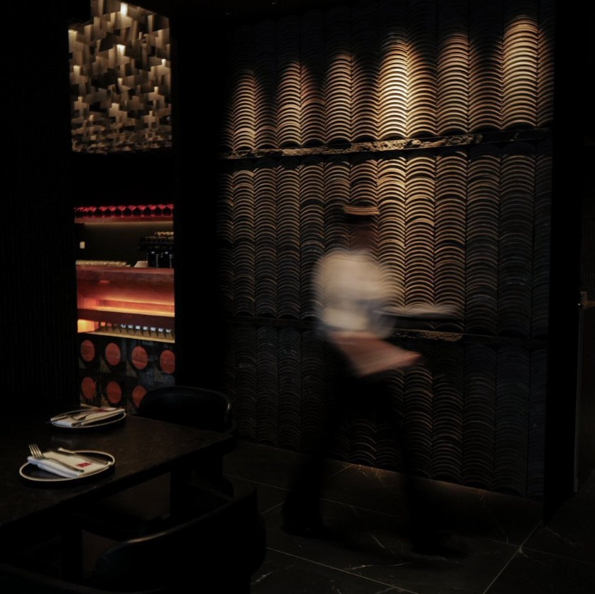 احتفال شبابي بنكهات جريئة في مطعم كميونا