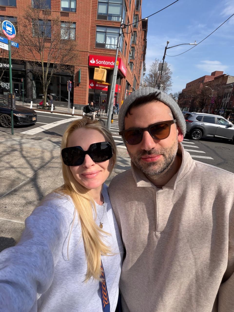 احتفلت ليندسي لوهان  وبدر شماس بذكرى زواجهما بطريقة رومانسية