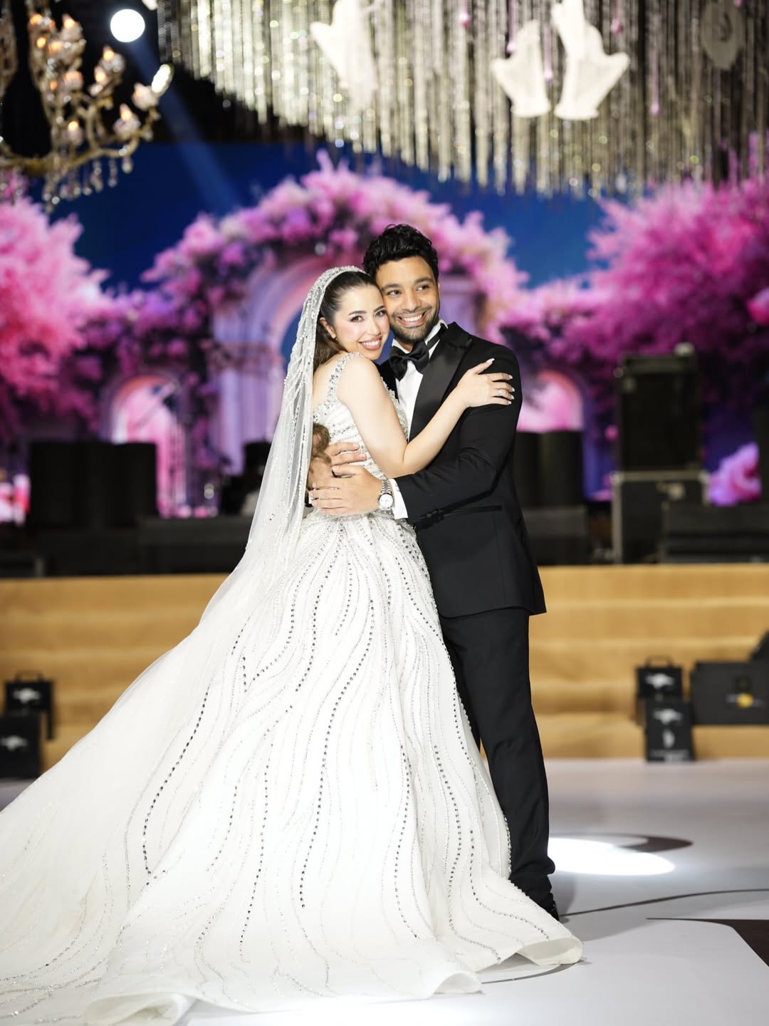 احمد جمال مع عروسته