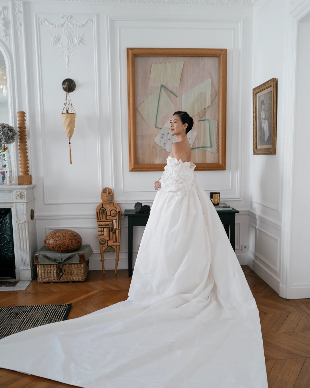 اختارت جونغ فستان زفاف من Andrew Kwon