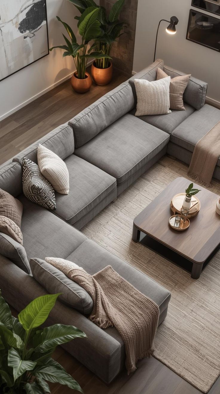 اختيار أريكة ضخمة جدًا من الأخطاء الشائعة التي تخنق غرفة المعيشة