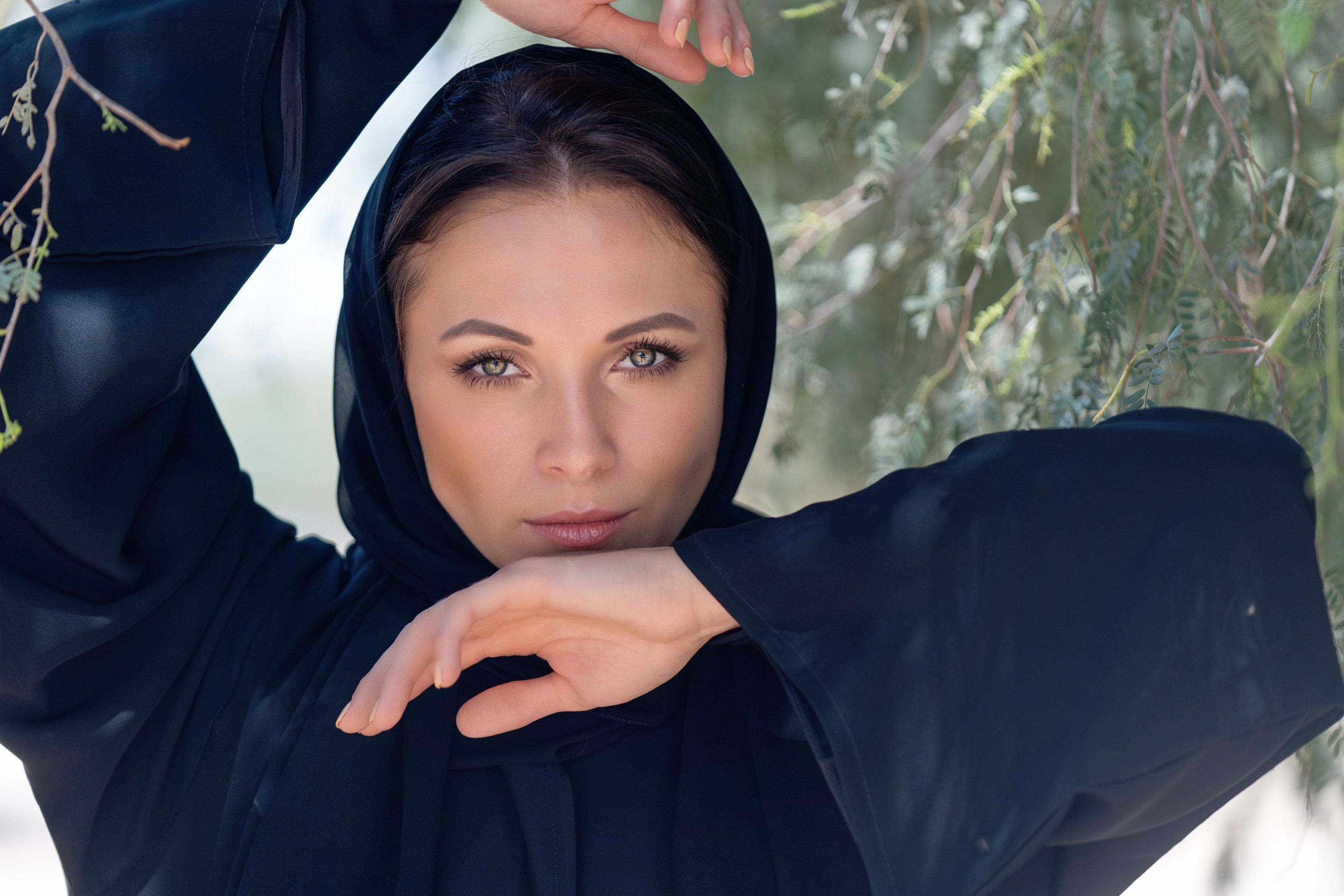 اختيار التقنية المناسبة لا يعتمد على المناسبة وحدها، بل على احتياجات بشرتكِ وملامح وجهكِ