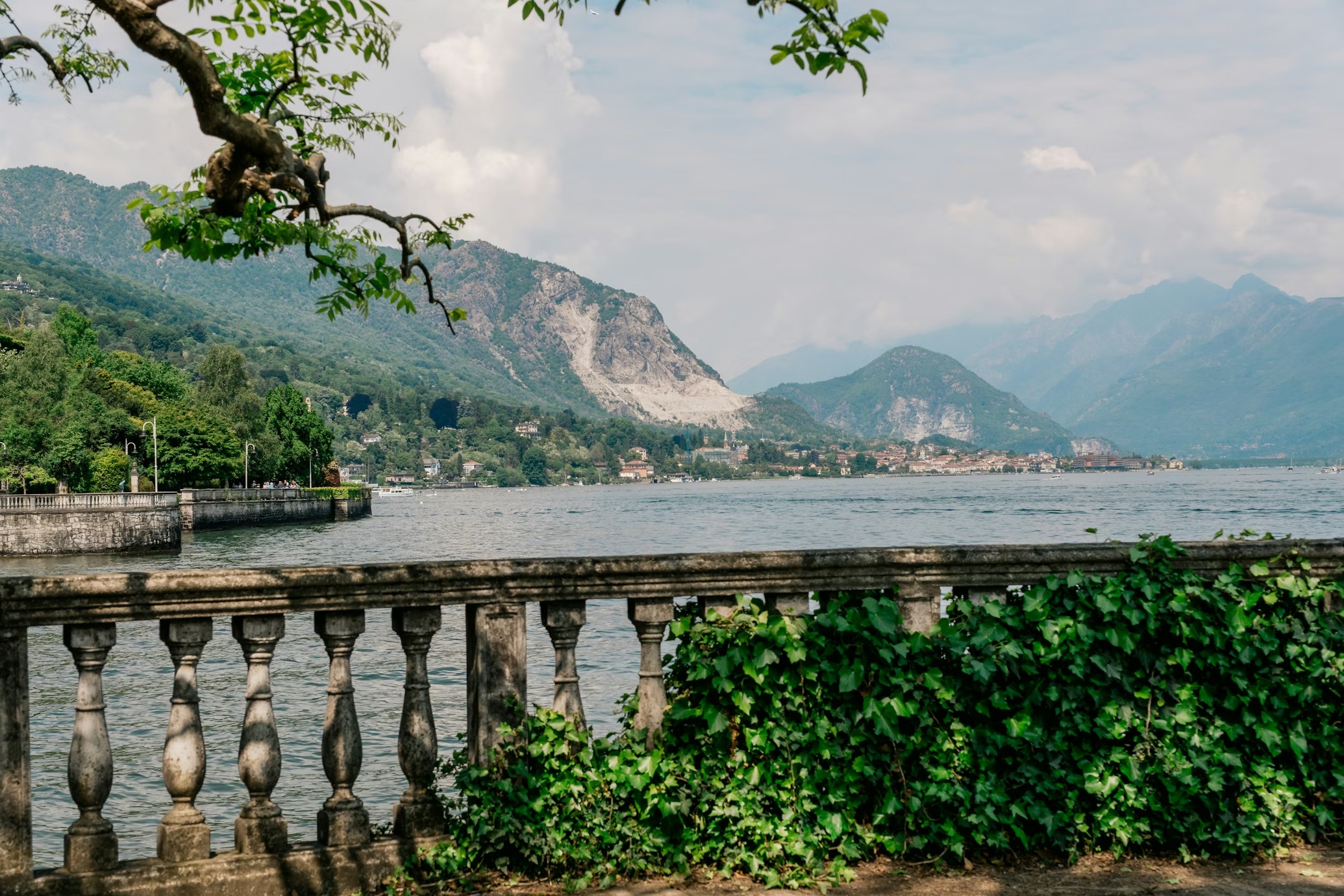 استجمام ربيعي ساحر في بحيرة ماجوري