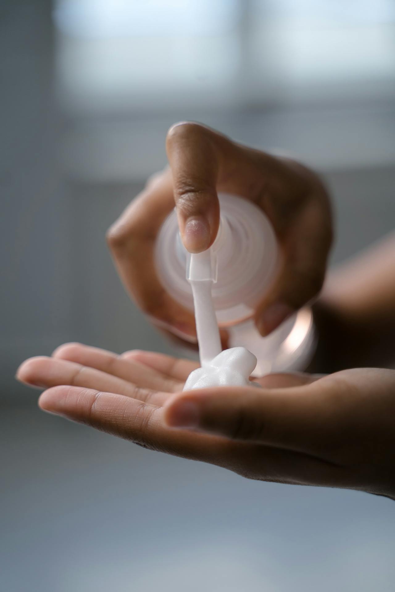 استخدمي غسول لطيف حسب توجيهات الطبيب المعالج