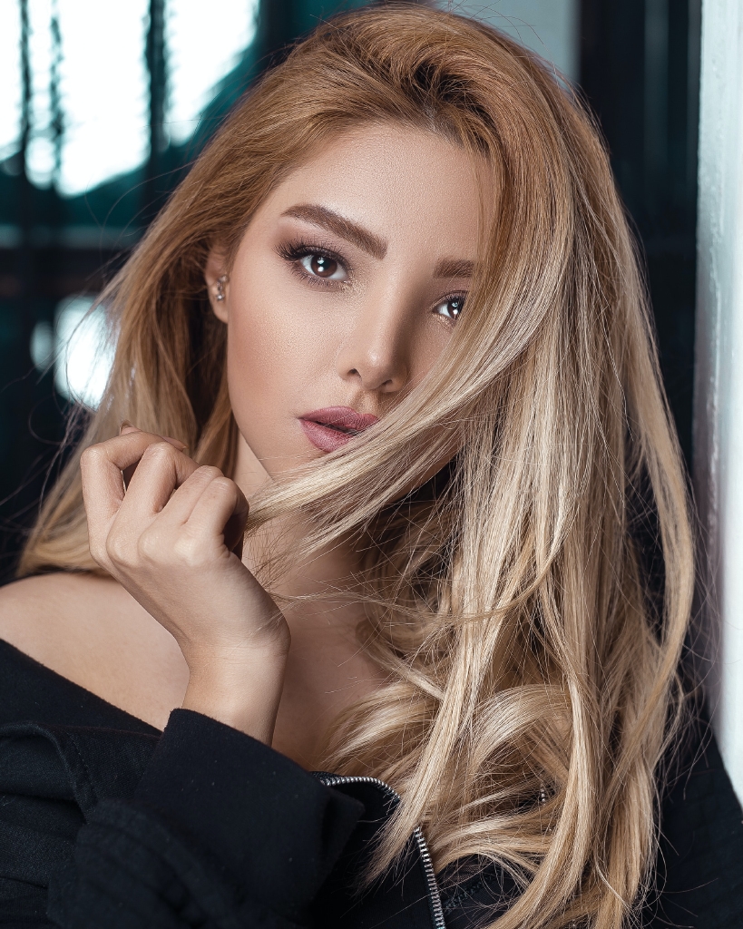 استعادة صحة الشعر من خلال المكملات الغذائية المتخصصة