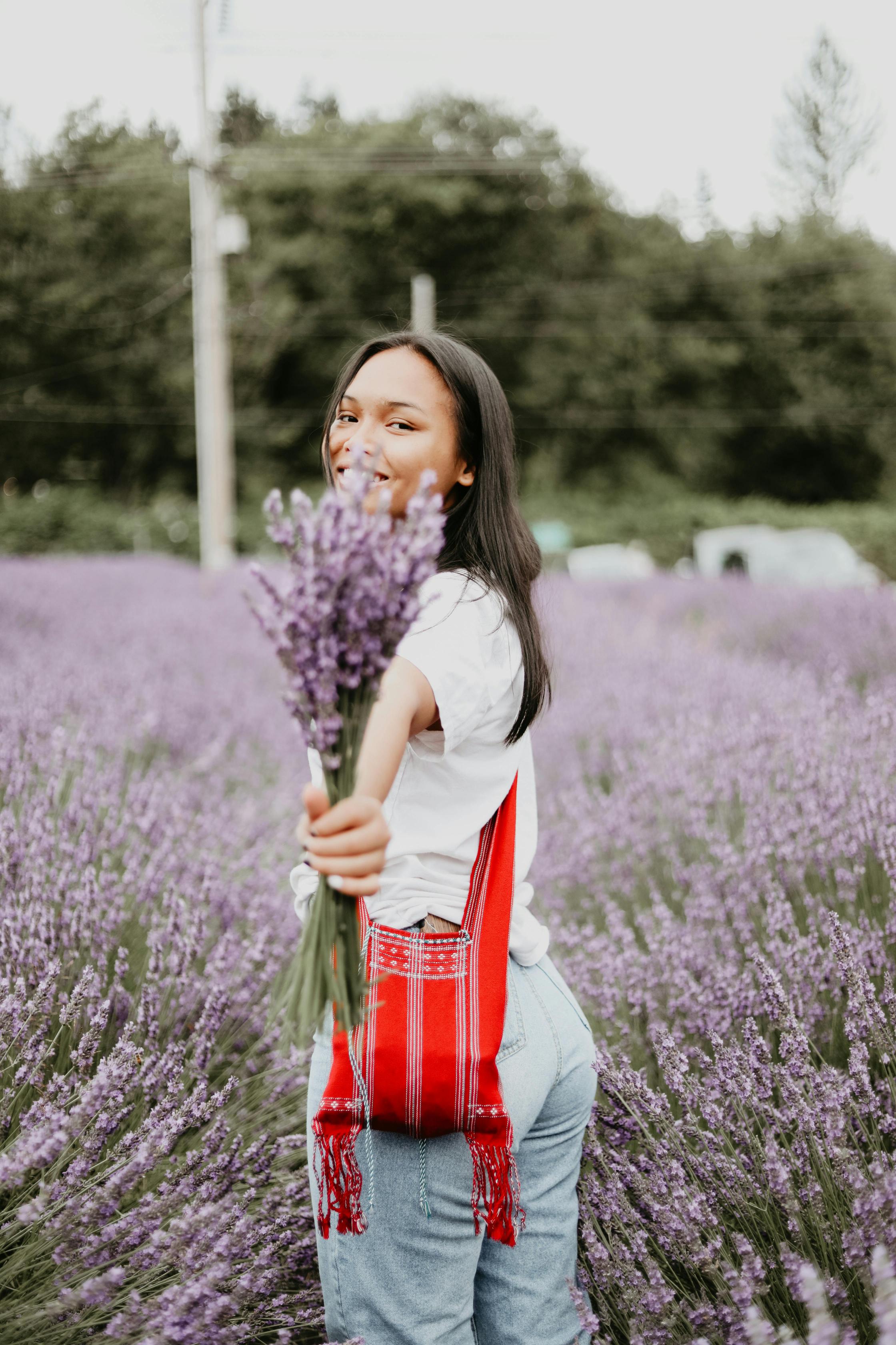 استنشاق رائحة الطبيعة يعيد لك مشاعر السعادة