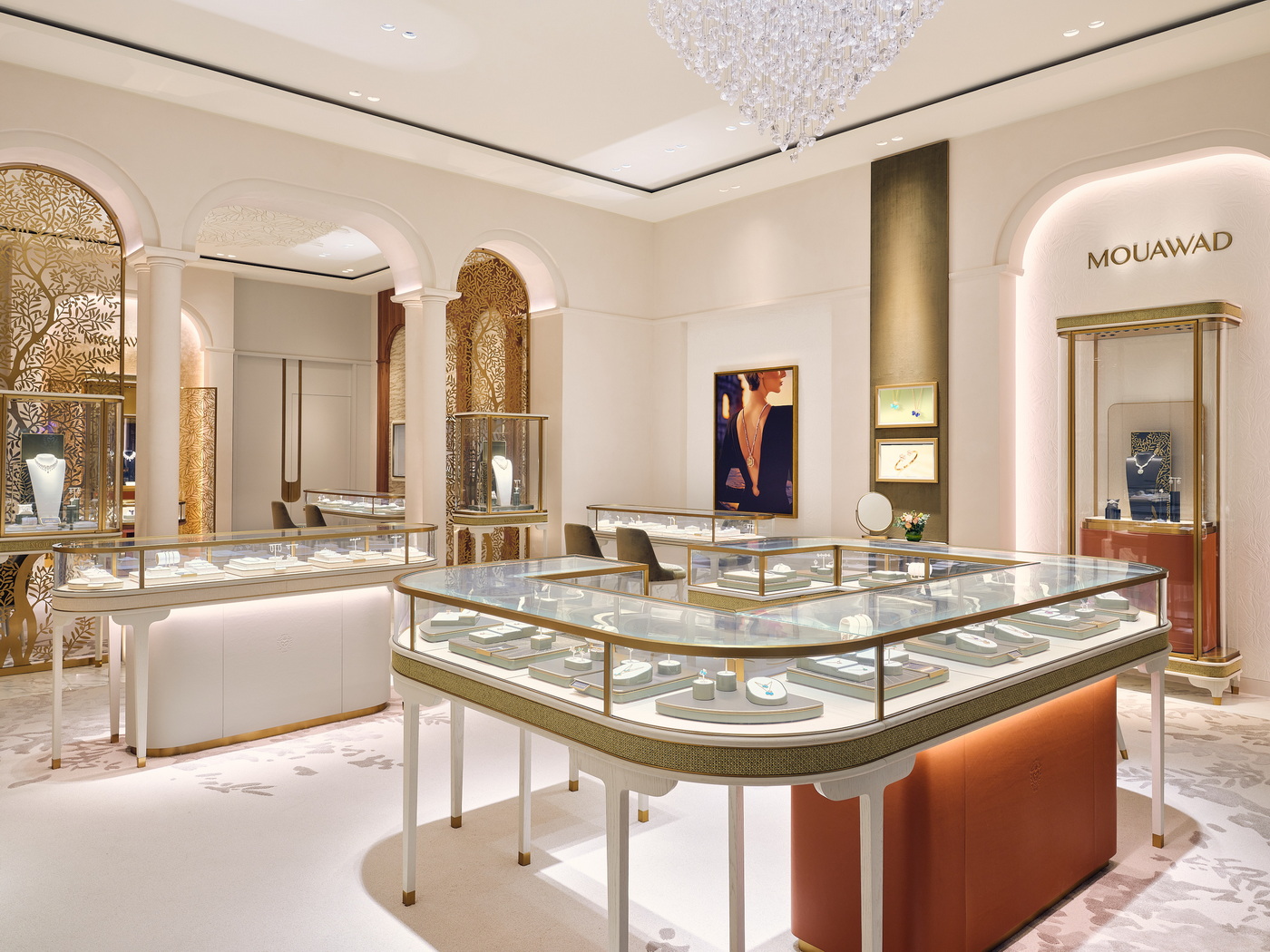 استوحى بوتيك معوّض في دبي مول تصميمه من التراث المتوسطي والمهارة الحرفية الأزليّة