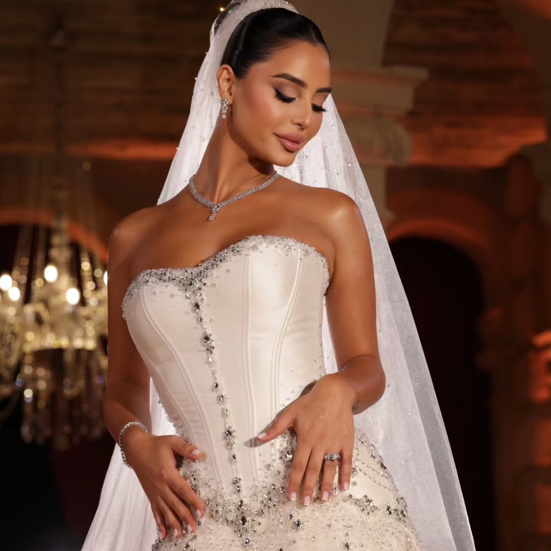 اطلالة جمالية ناعمة للعروس