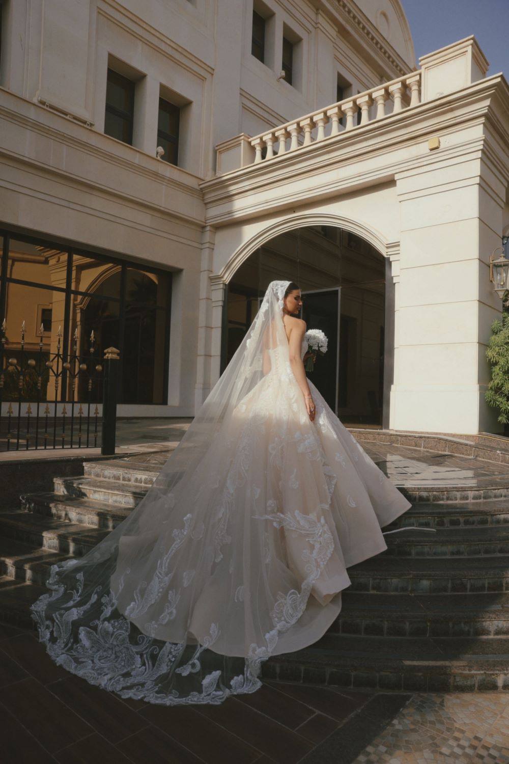 اطلالة عروس من خبيرة ومصففة الشعر نرجس مصطفى