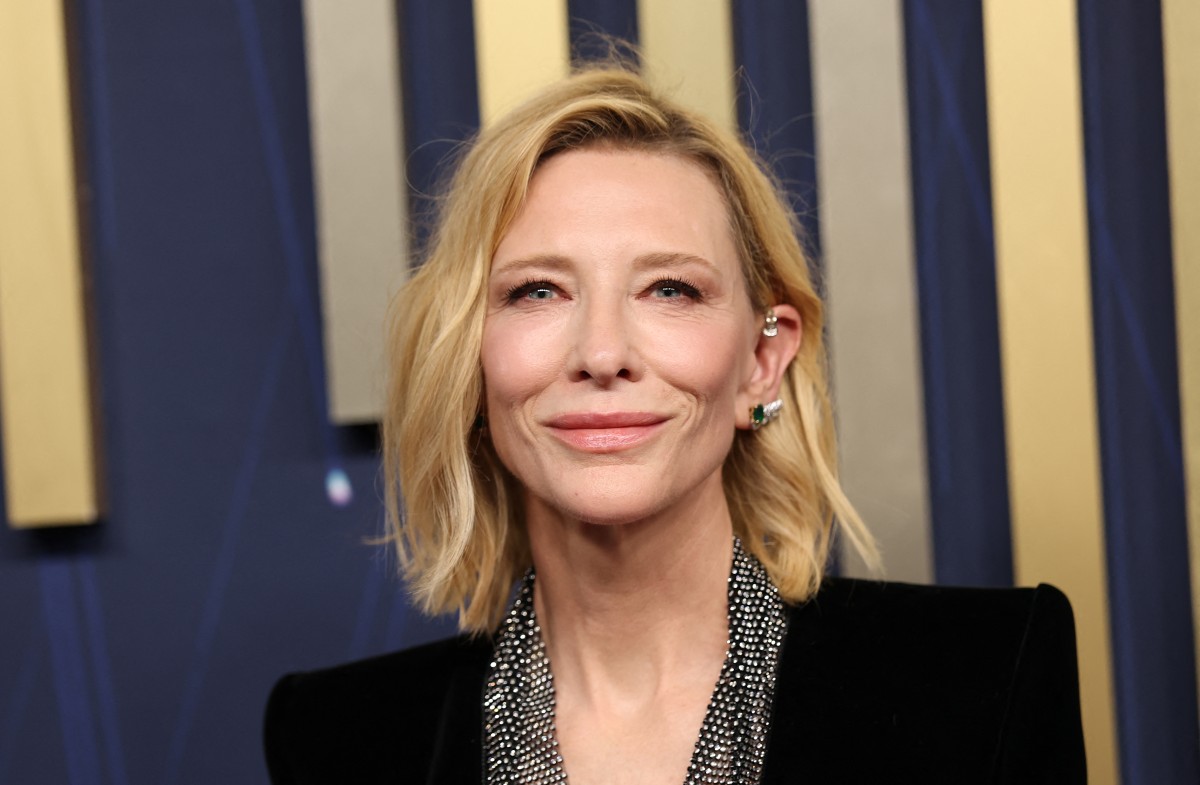 اطلالة Cate Blanchett برسمات الظلال البنية
