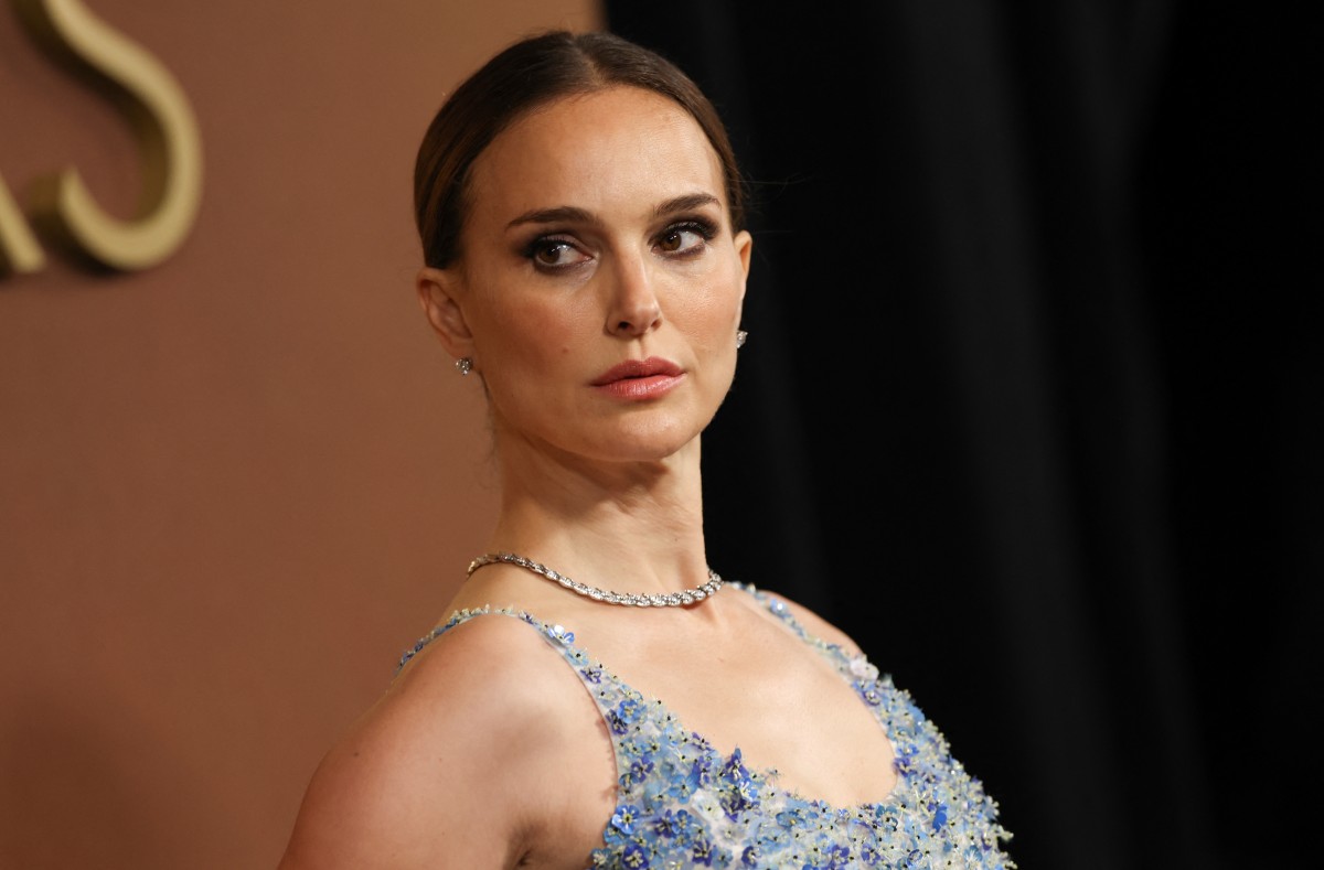 اطلالة Natalie Portman بمكياج عيون سموكي