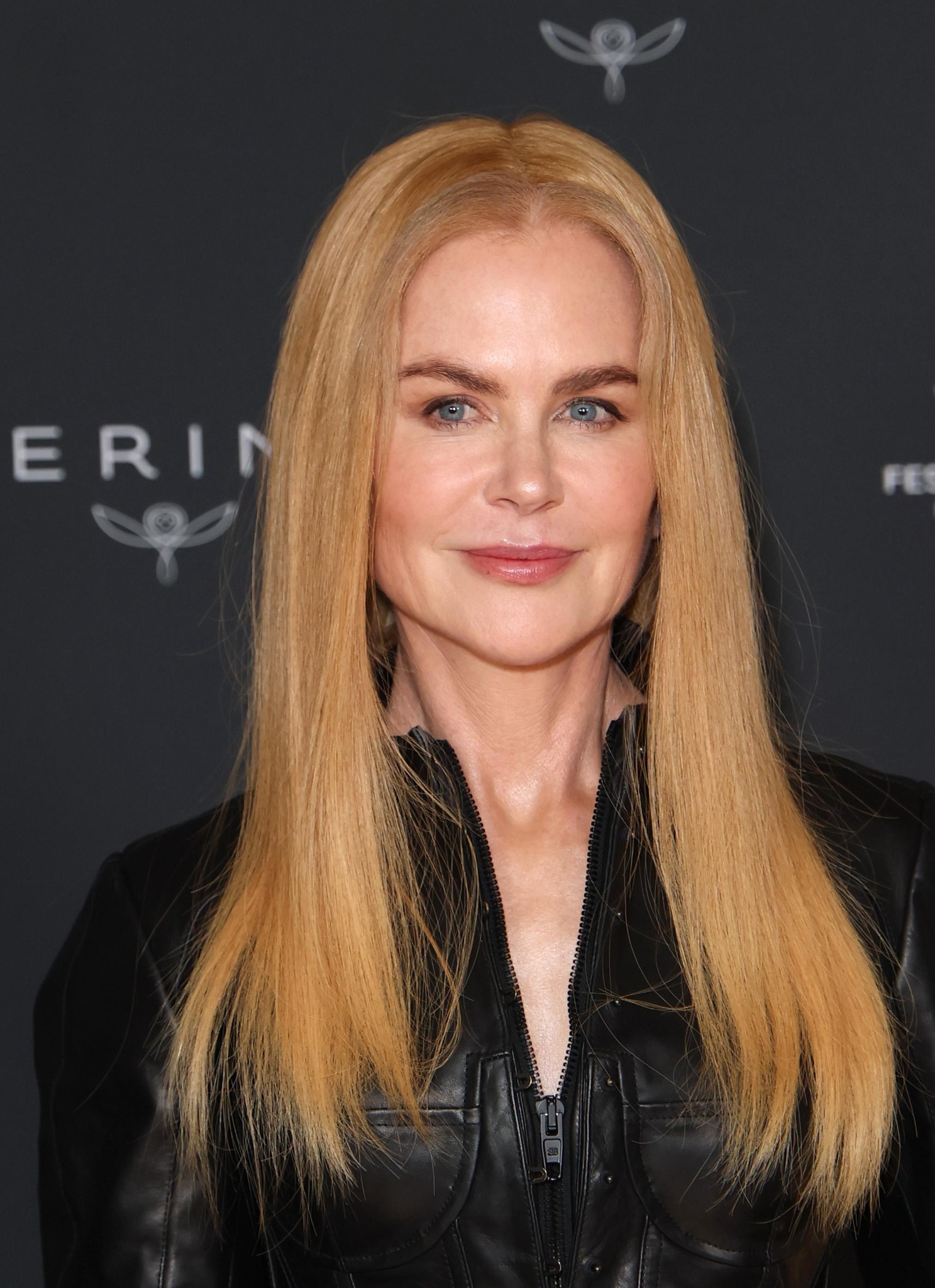 اطلالة Nicole Kidman برسمات المكياج البني