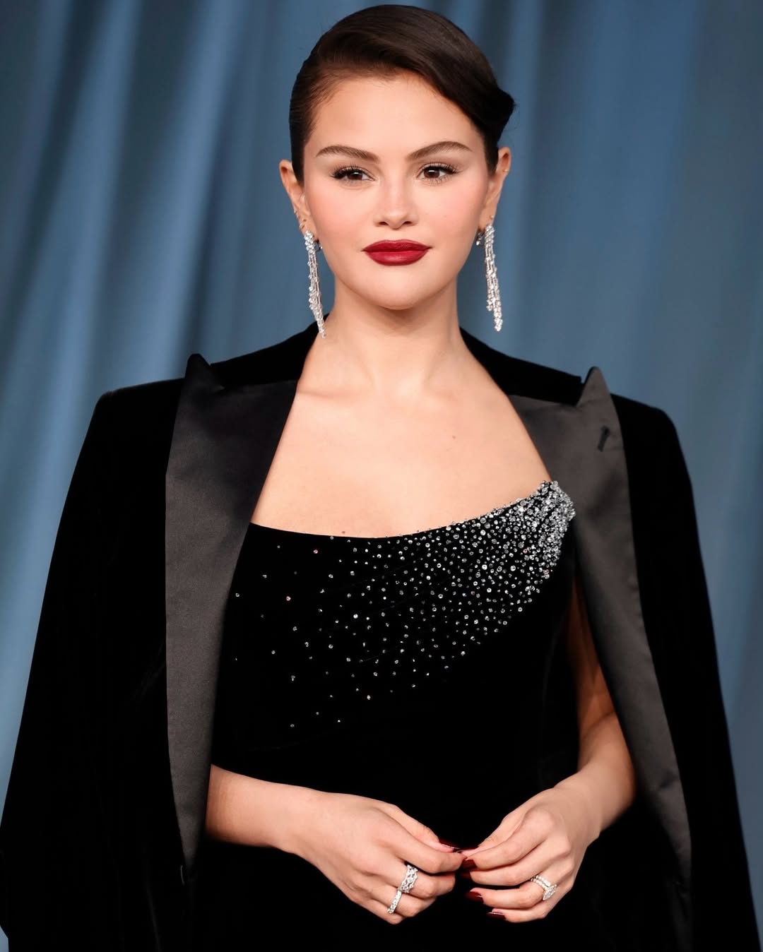 اطلالة Selana Gomez بأحمر الشفاه المخملي