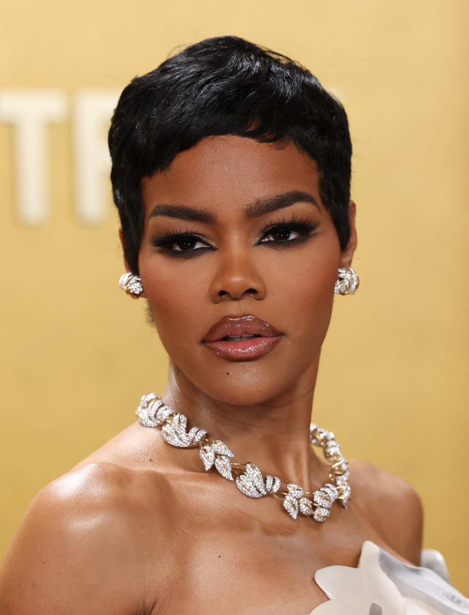 اطلالة Teyana Taylor برسمات المكياج السموكي