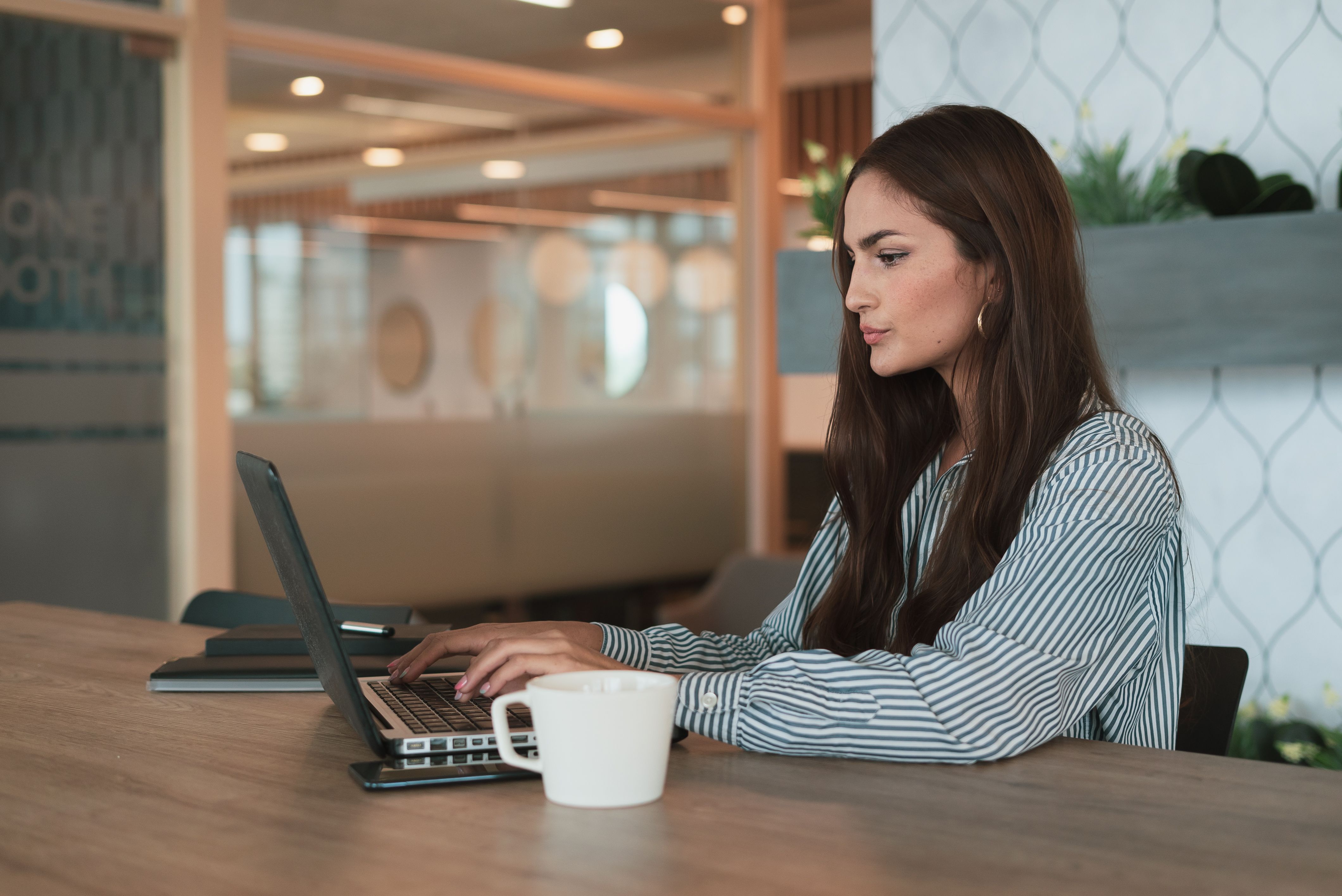 اكتشفي أفكارًا عملية تساعدكِ على استخدام وقتكِ بوعي أكبر