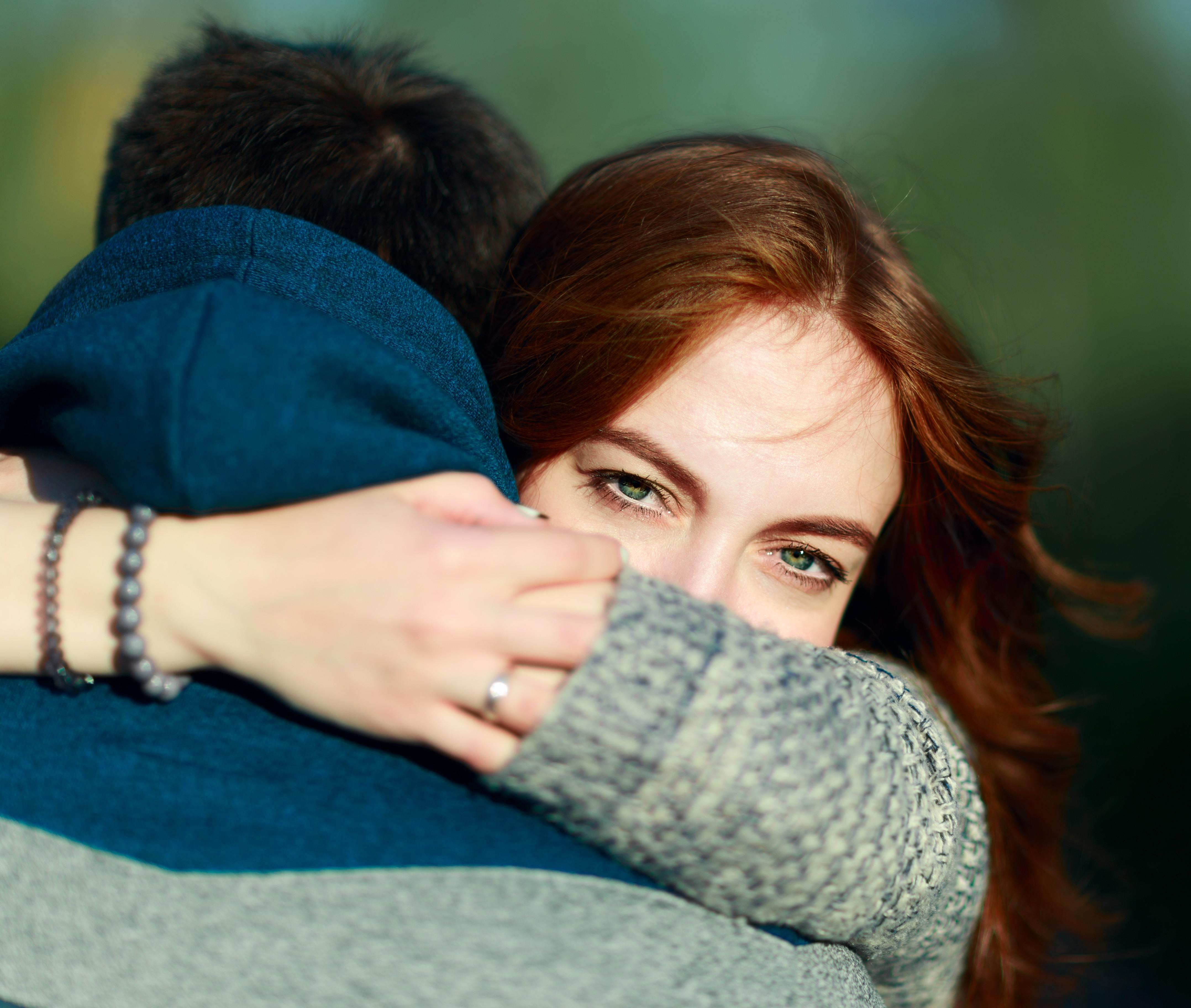 اكتشفي كيف تعرفين أنكِ بدأتِ تفقدين نفسك في العلاقة