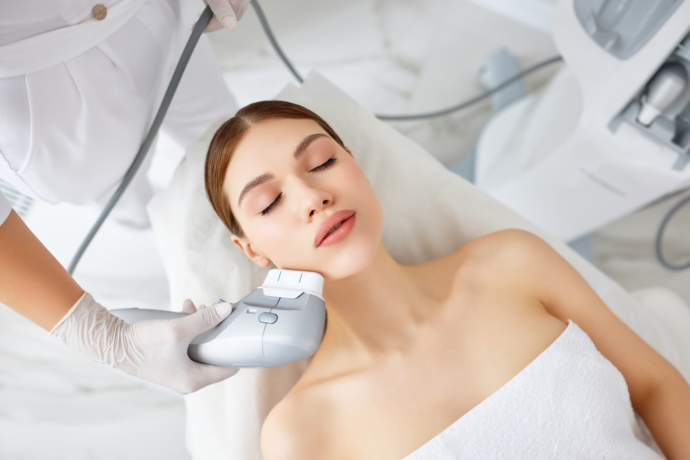 ال HIFU من العمليات التجميلية التي يمكن تطبيقيها بعد اللجوء إلى الذكاء الإصطناعي