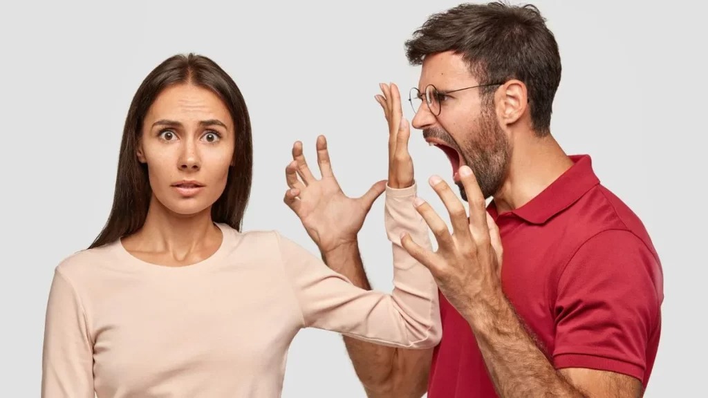 صراع الشخصيات المتنافرة والمختلفة عن بعضها في الطباع والميول