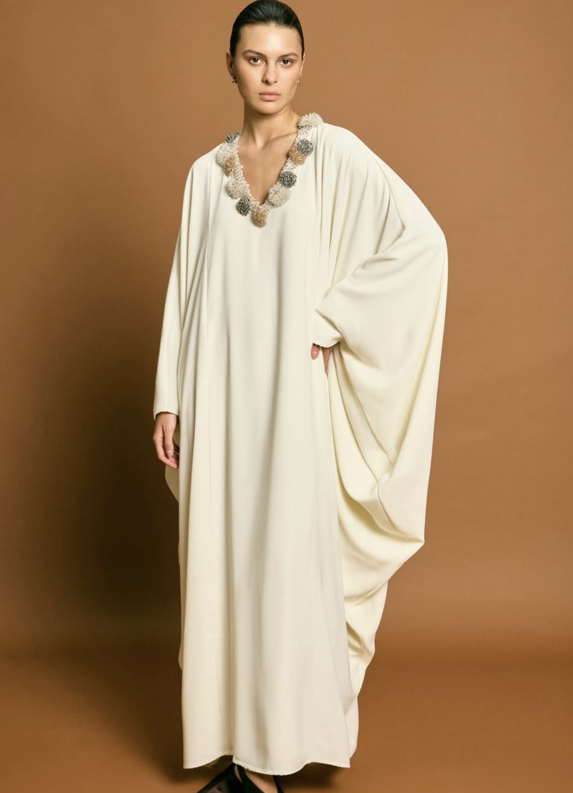 الأبيض الهادئ في مجموعة Abadia لرمضان 2026