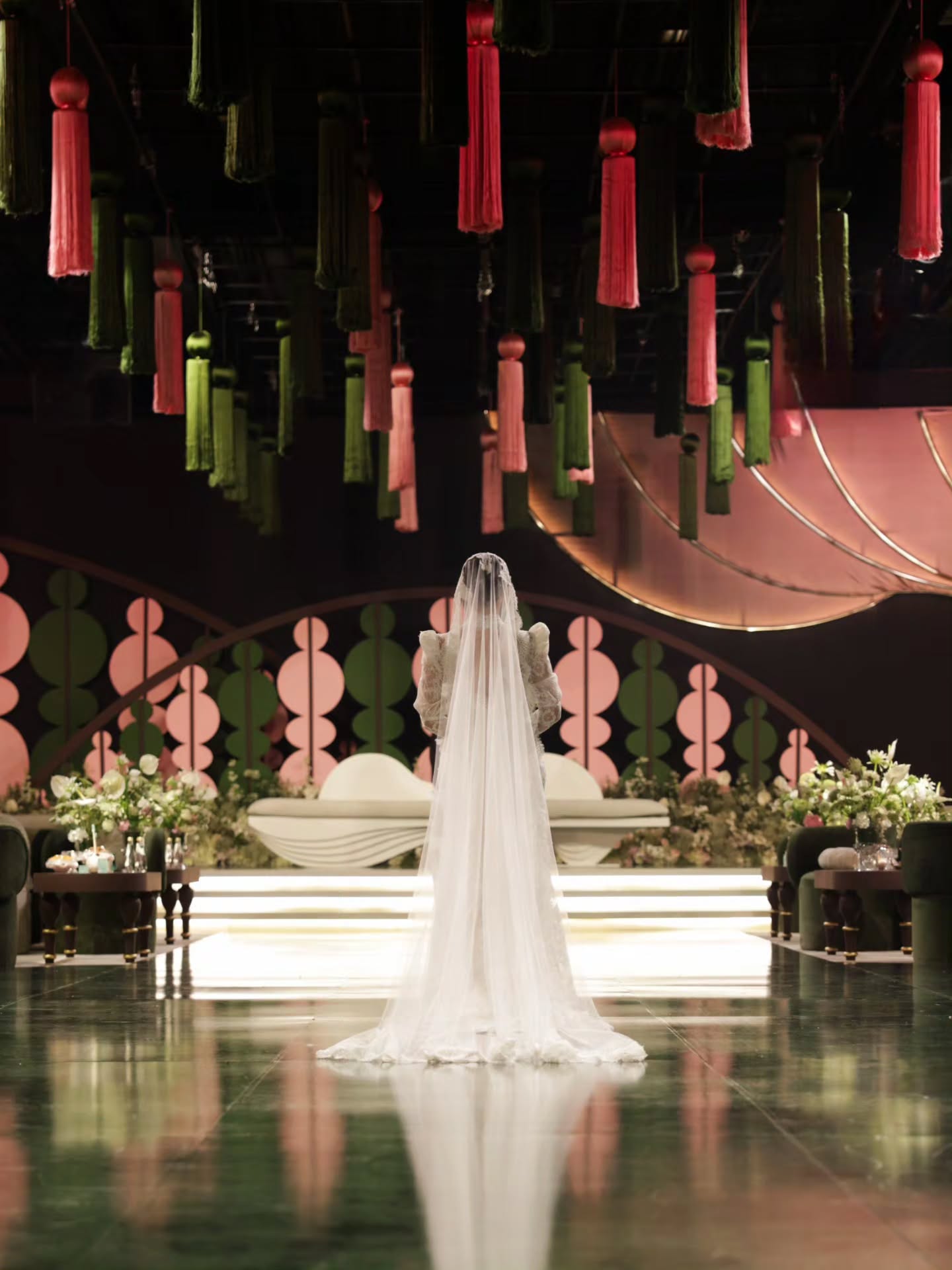 الأخضر مع ألوان أخرى مميزة من تصميم تركي المحيسن