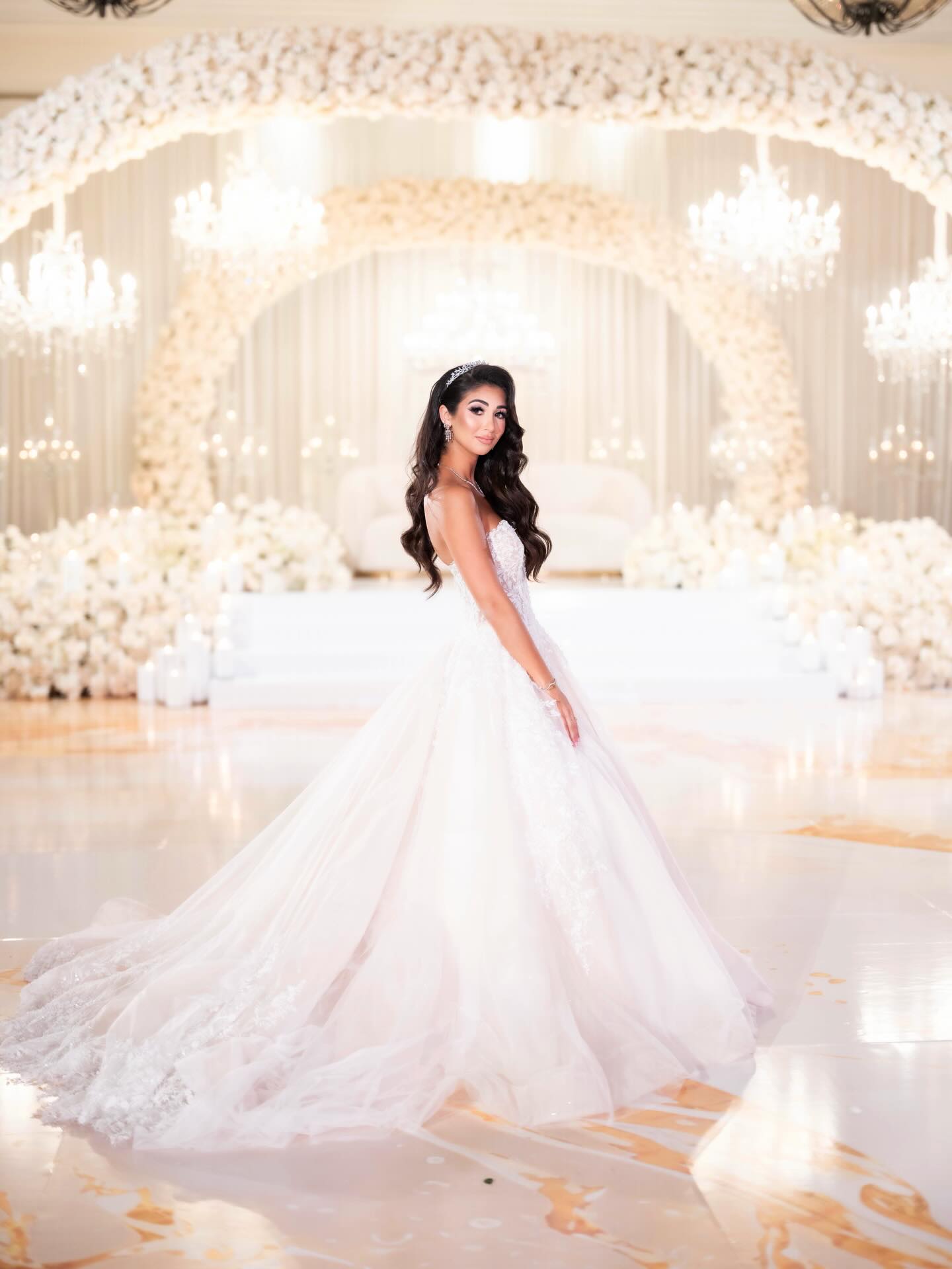 الأقواس خلفية مناسبة لإلتقاط الصور التذكارية