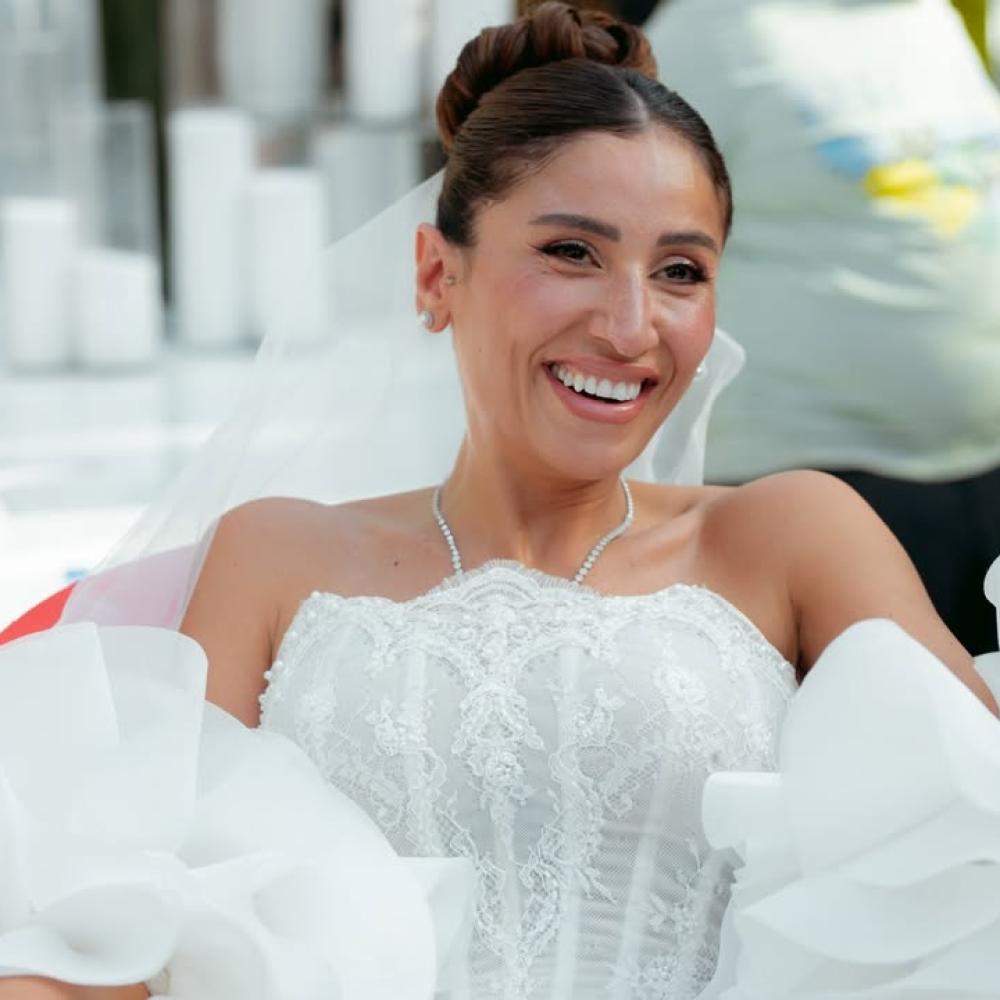  دينا الشربيني بفستان زفاف حالم في "اتنين غيرنا"