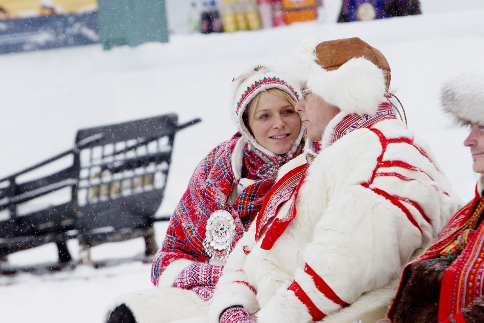 الأمير ألبرت الثاني والأميرة تشارلين يمثلان الوجه البرجوازي للشتاء