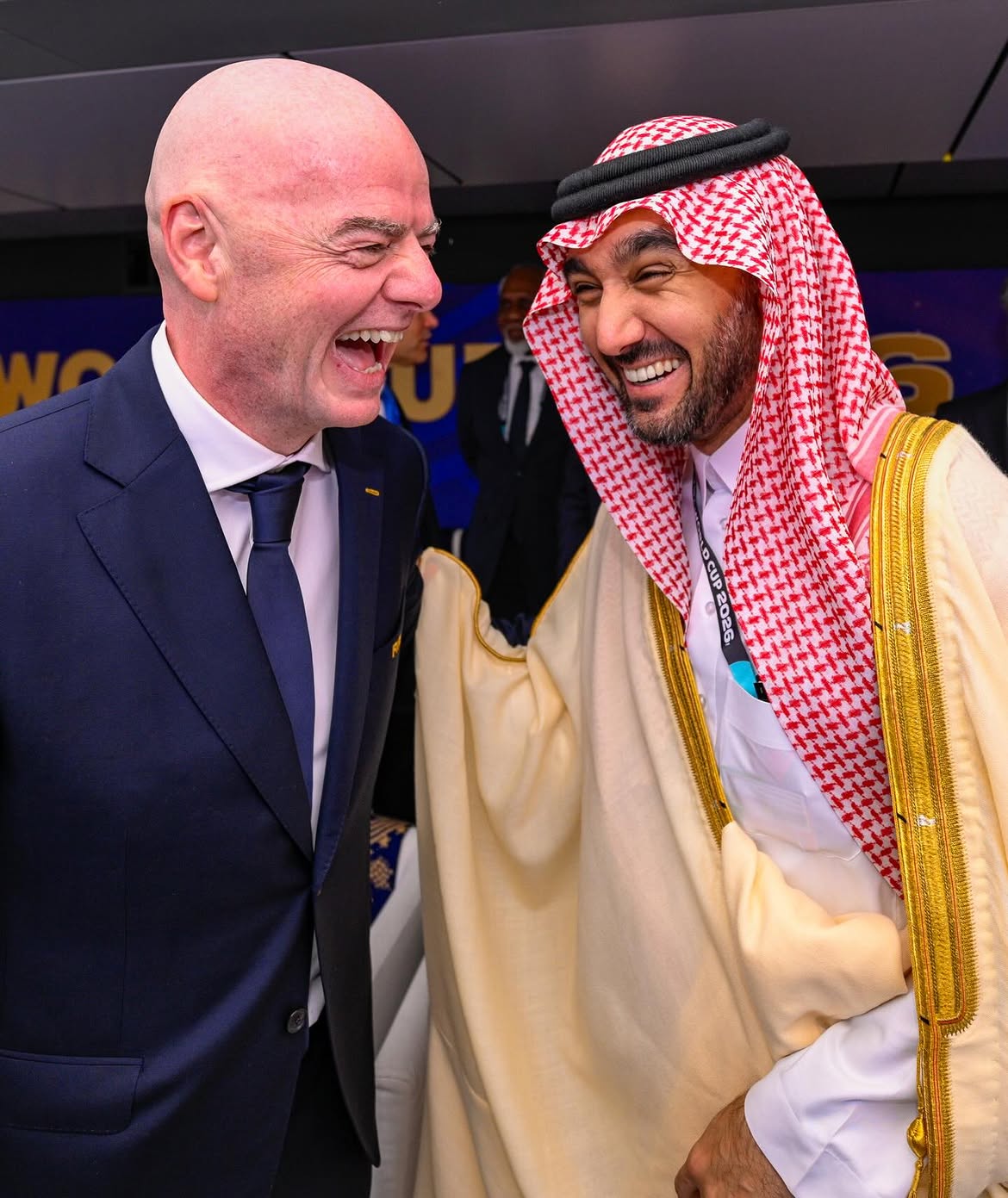 الأمير عبدالعزيز بن تركي الفيصل خلال لقائه رئيس الاتحاد الدولي لكرة القدم (فيفا) جياني إنفانتينو في كأس العالم 2026
