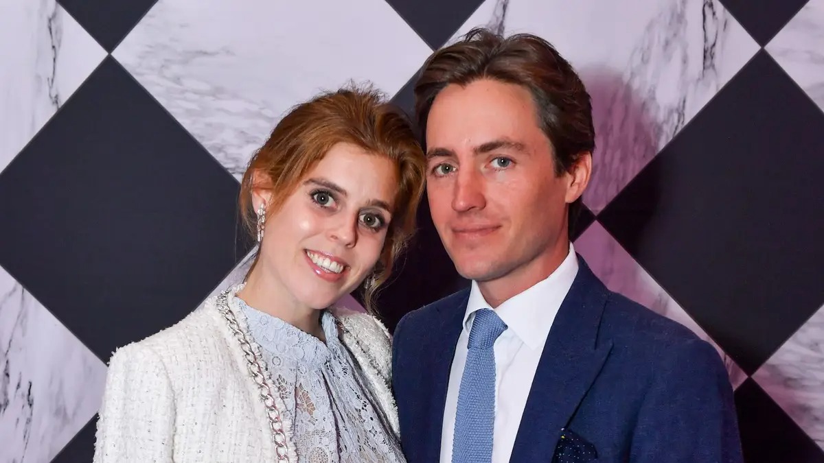 الأميرة بياتريس لمسات باندا بروبرتي في سانت جيمس