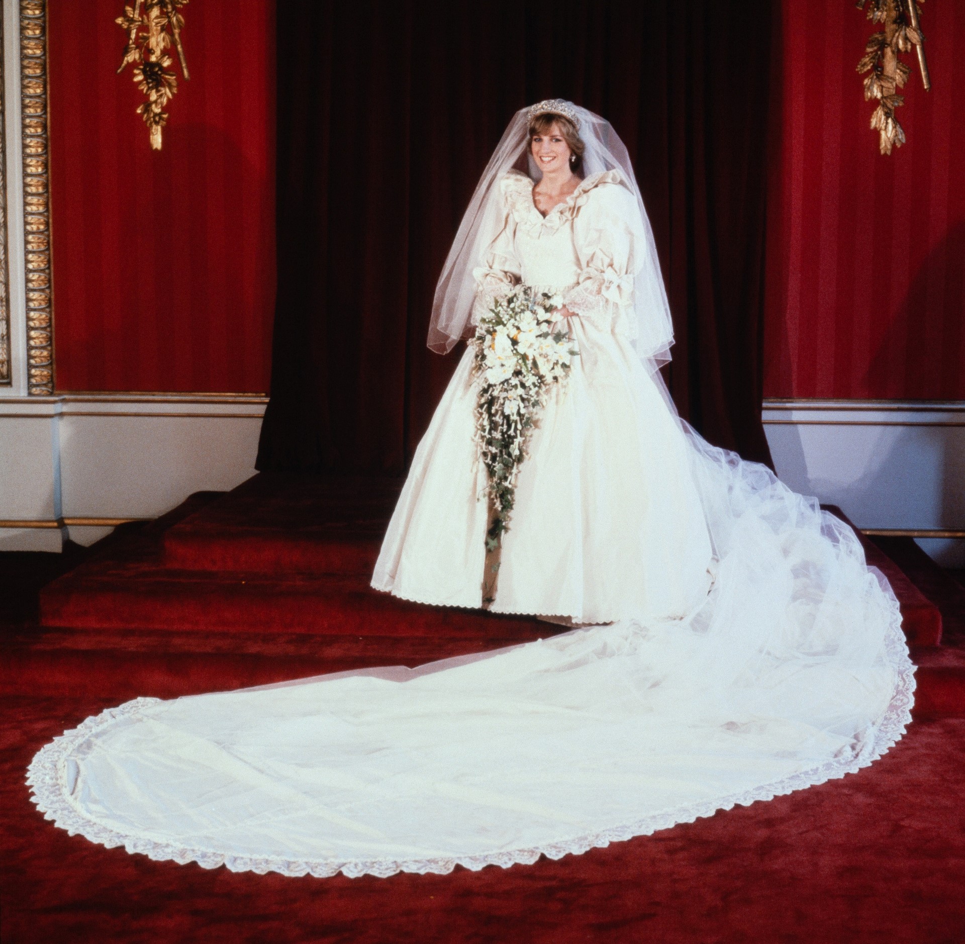 الأميرة ديانا تتألق بتاج سبنسر Spencer tiara في حفل زفافها