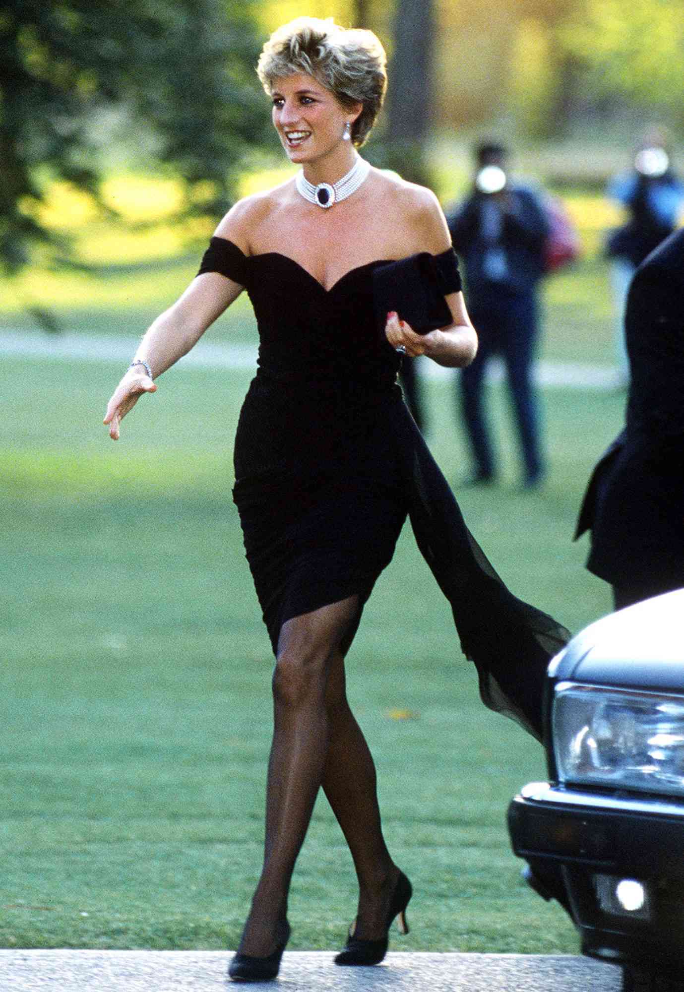 الأميرة ديانا عام 1994 بإطلالتها الأيقونية بالفستان الأسود