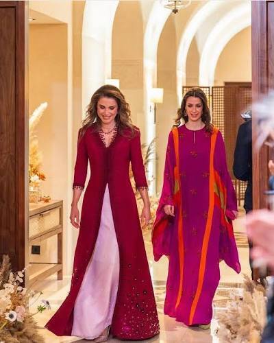 الأميرة رجوة بإطلالة تضجّ بالألوان من Art of Heritage