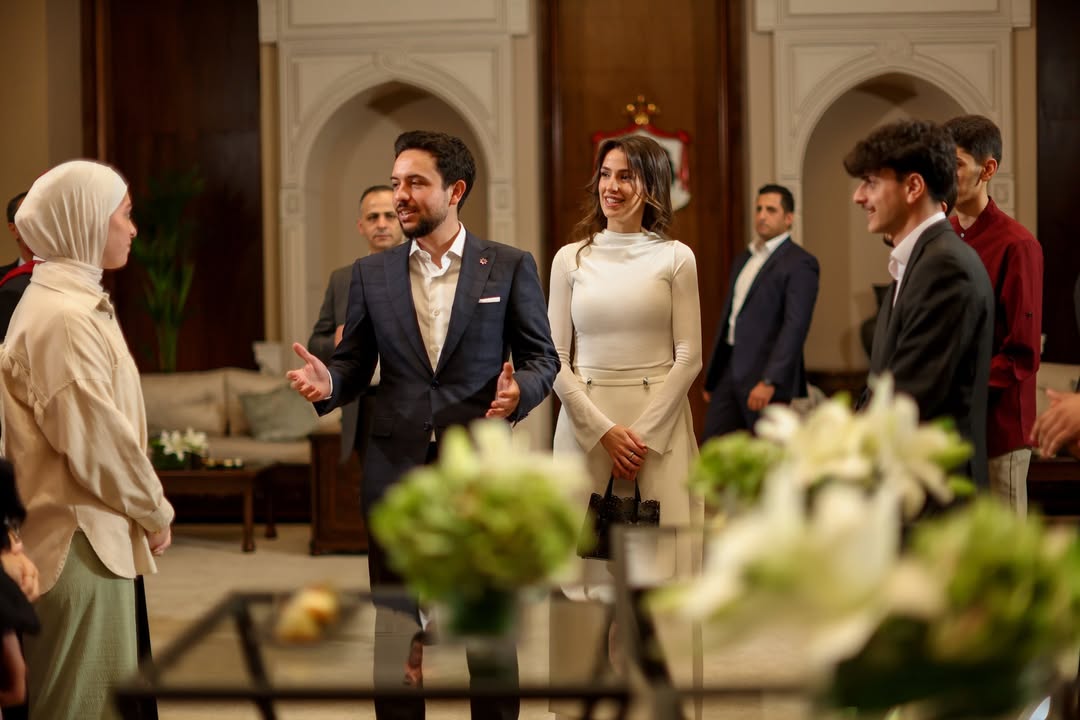  الأميرة رجوة بإطلالة هادئة باللون الأبيض