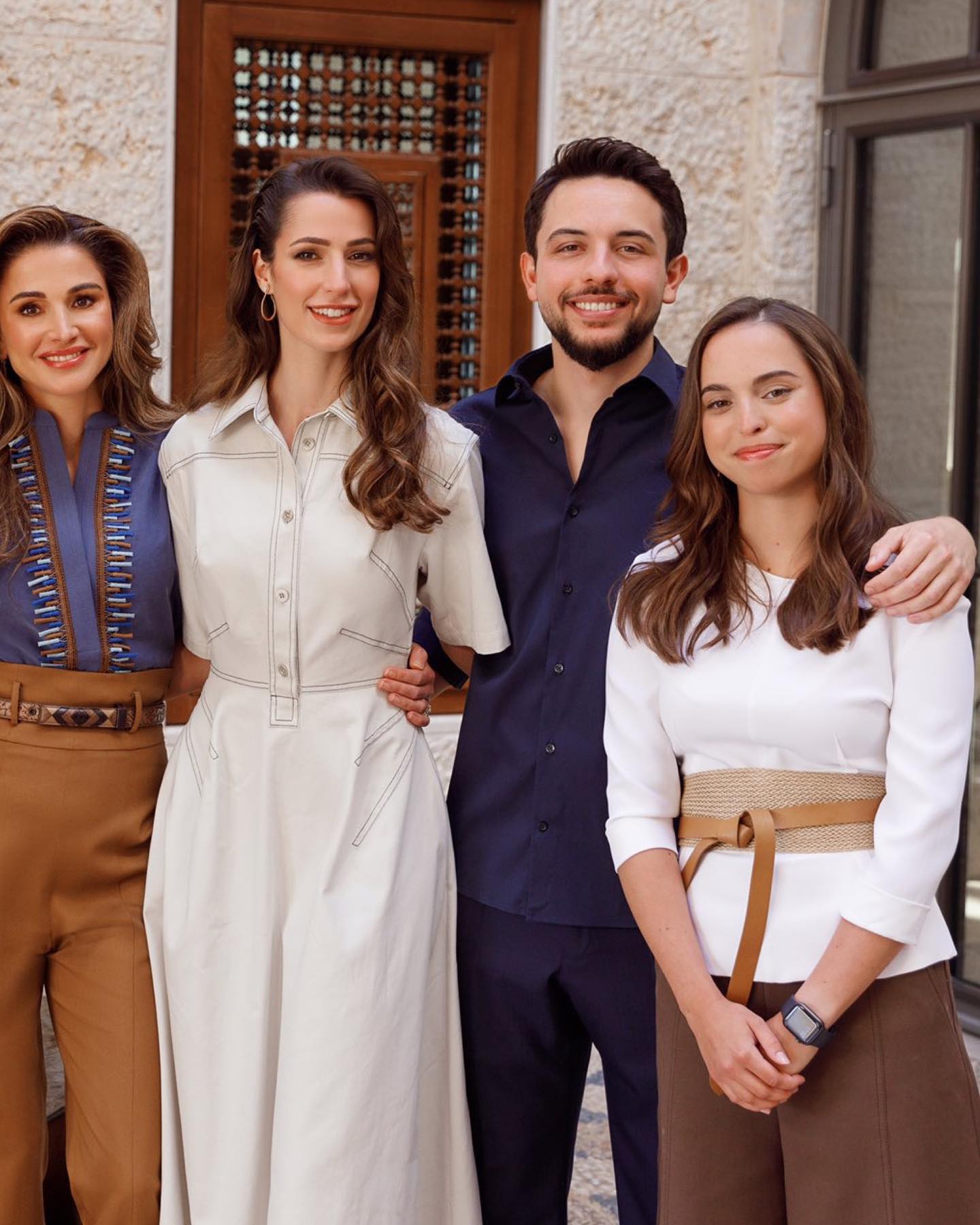 الأميرة رجوة تتألق باللون الأبيض