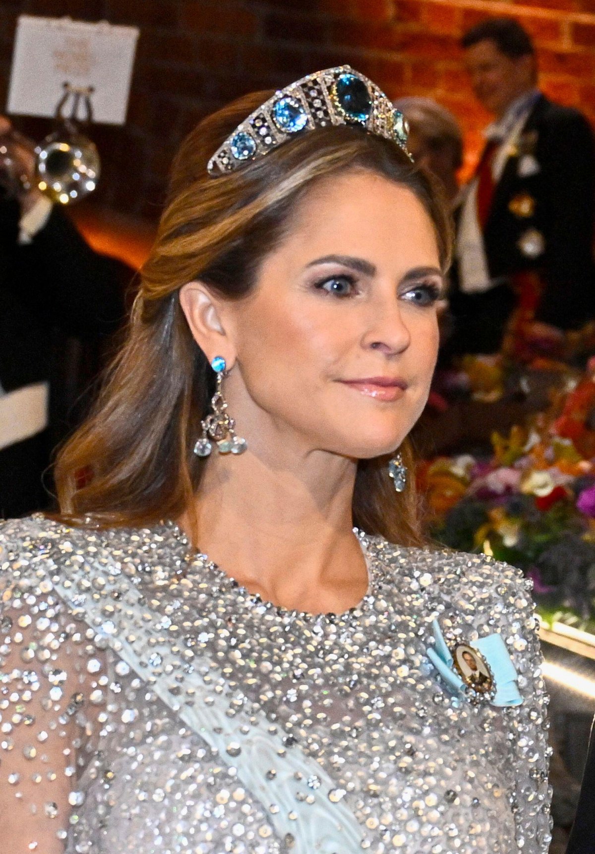 الأميرة مادلين بفستان فضي