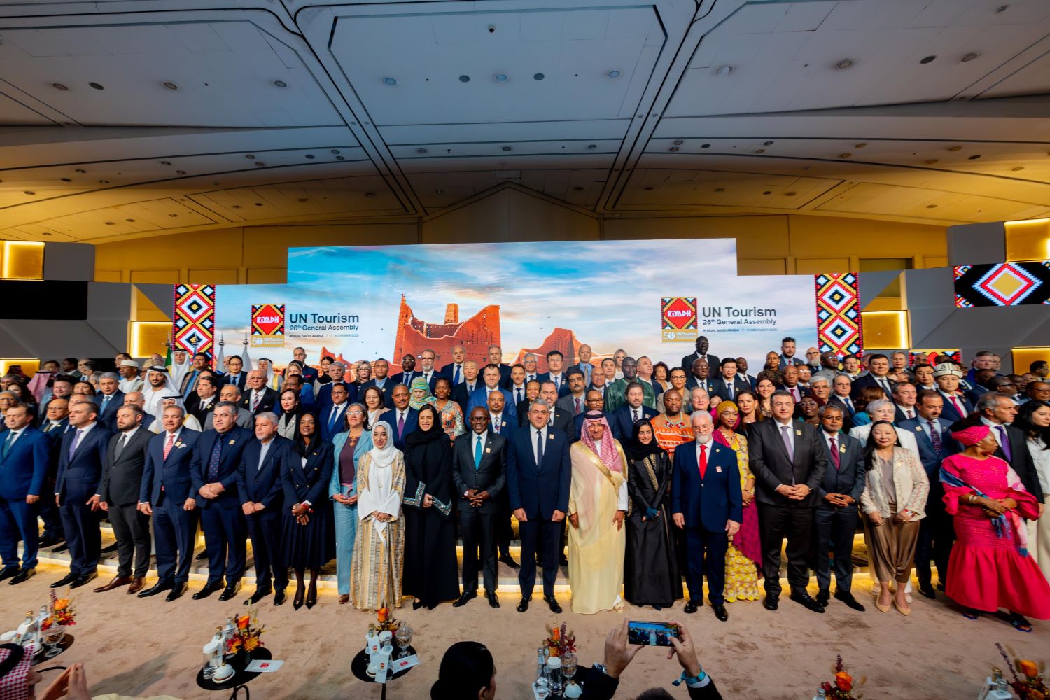 الأميرة هيفاء بنت محمد باطلالة من دار عين للازياء الفاخرة في النسخة الافتتاحية من منتدى TOURISE