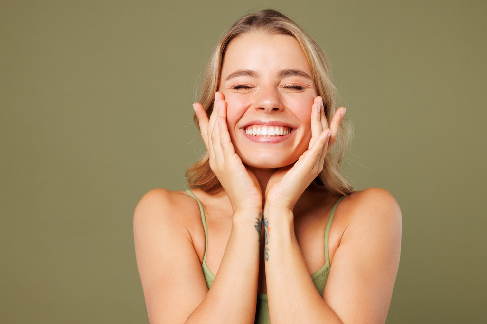 الابتسامة اللثوية هي ظهور اللثة عند الابتسام