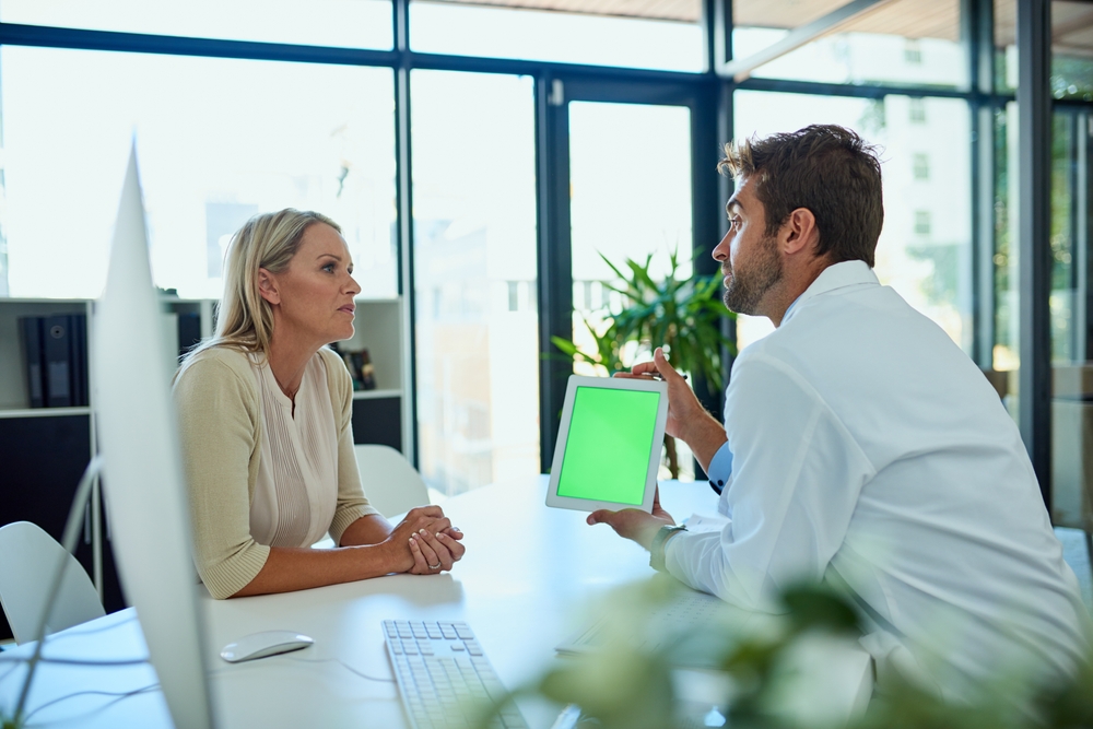 الالتزام التام بتعليمات الطبيب من التعليمات المهمة بعد الجراحة