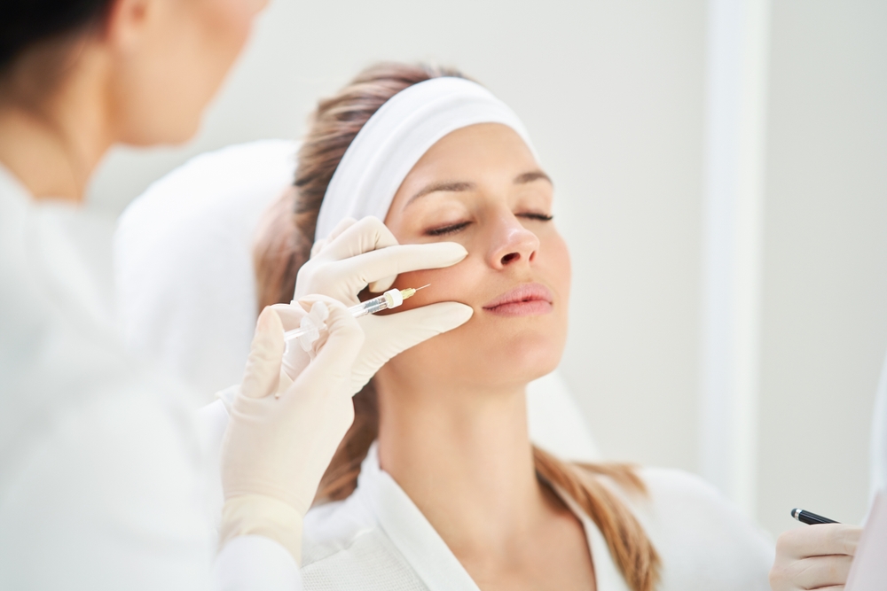 البروفايلو هو علاج تجميلي مبتكر يركز على ترطيب وتجديد البشرة من الداخل