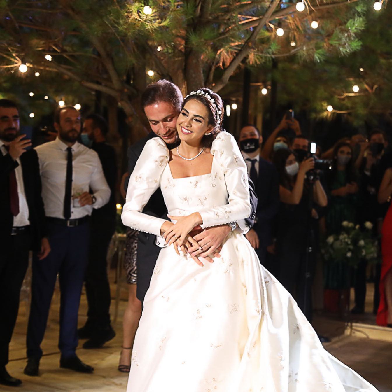 البساطة في زفاف فاليري أبو شقرا