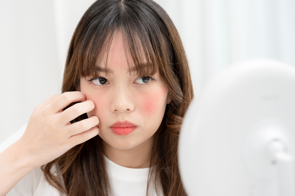 البشرة الحساسة هي الأكثر عرضة للاحمرار والتهيج عند أي تغير مفاجئ