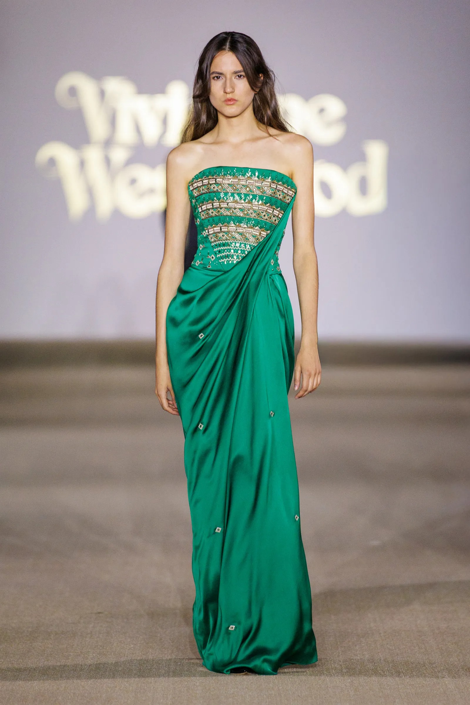 التعاون بين فنون التراث وVivienne Westwood