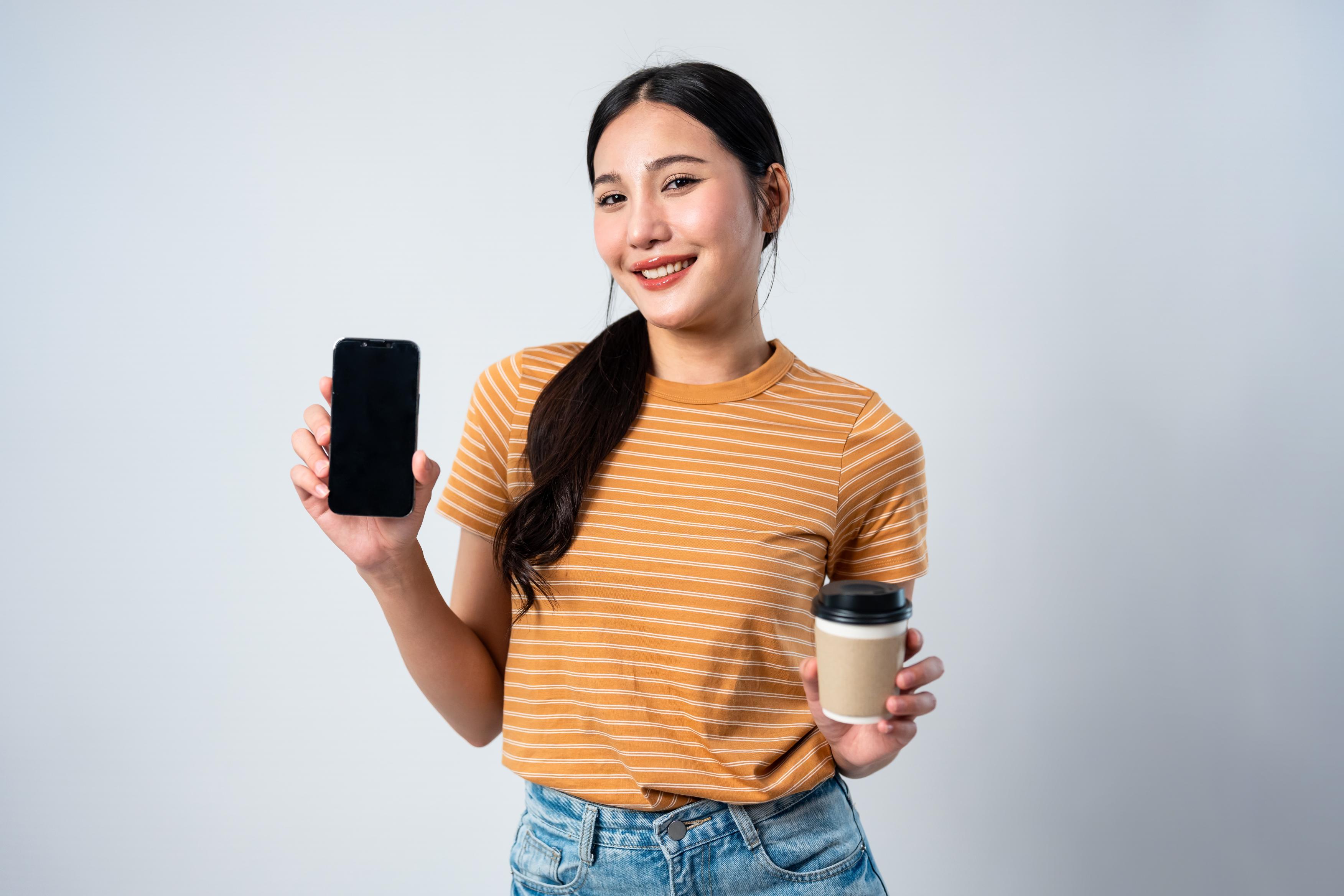 التوقف عن الكافيين والشاشات قبل  النوم يحسن جودته