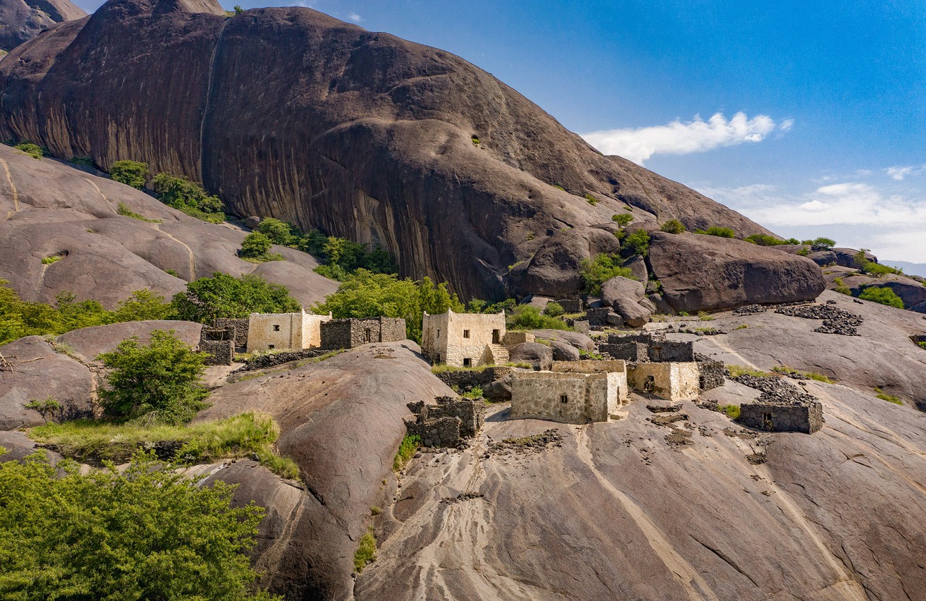بيوت الزمن الجميل بين جبال عسير الشامخة