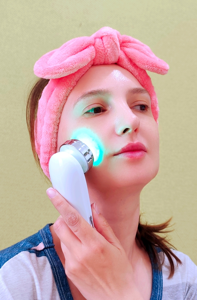 الجهاز الضوئي المنزلي للبشرة