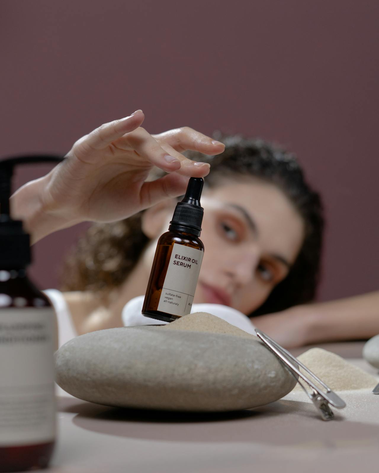 الحجر البركاني استخدامته متنوعة للعناية بالبشرة عبر الحضارات القديمة