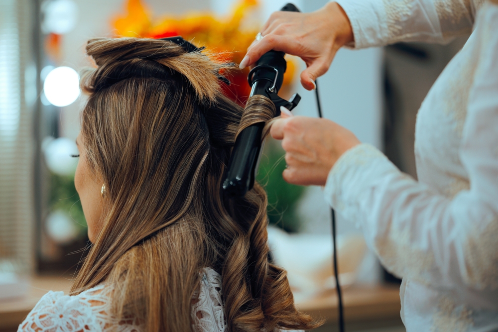 الحرص على الالتزام بموعد التجميل وتصفيف الشعر