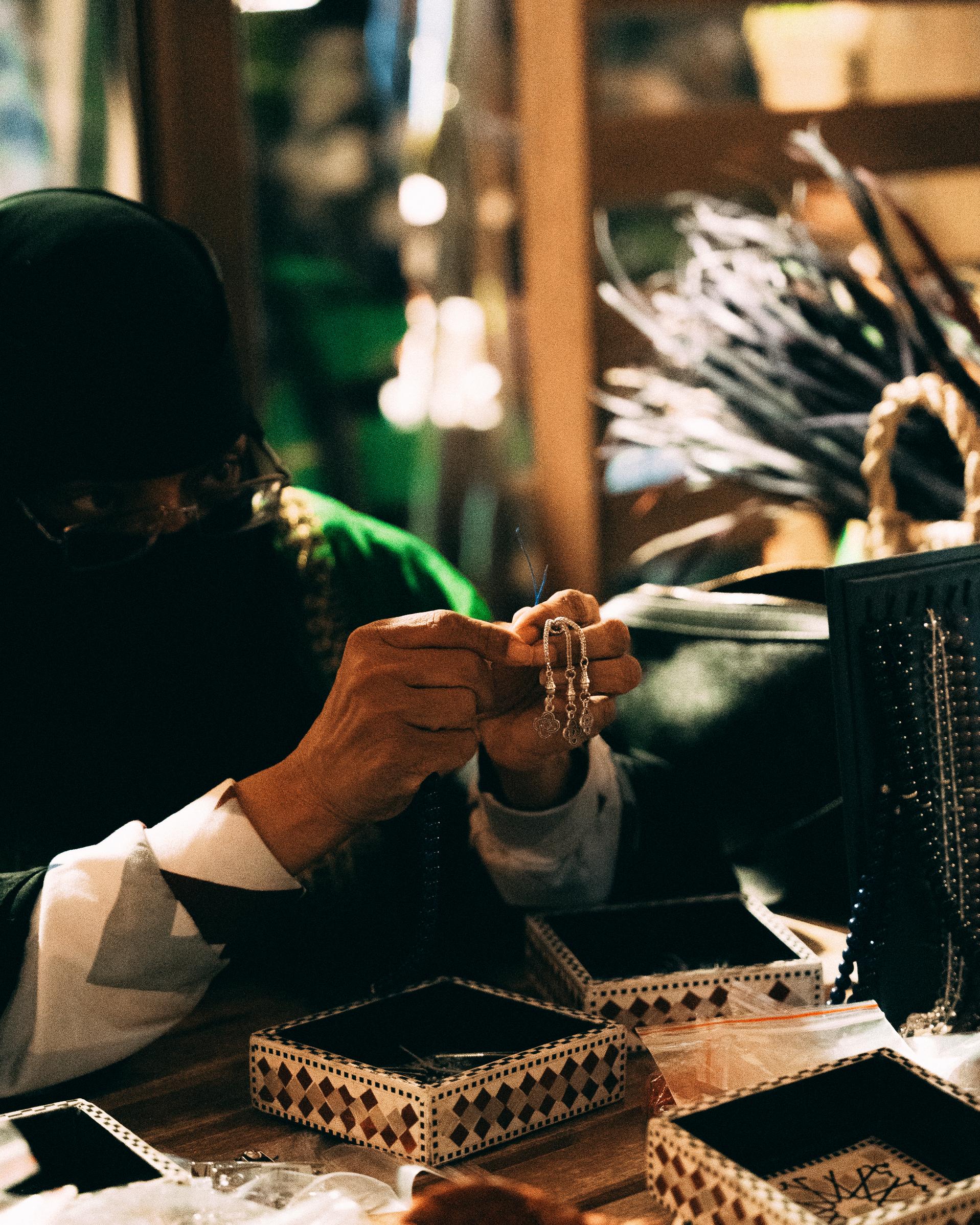 الحرفة جزء أساسي من المعرض