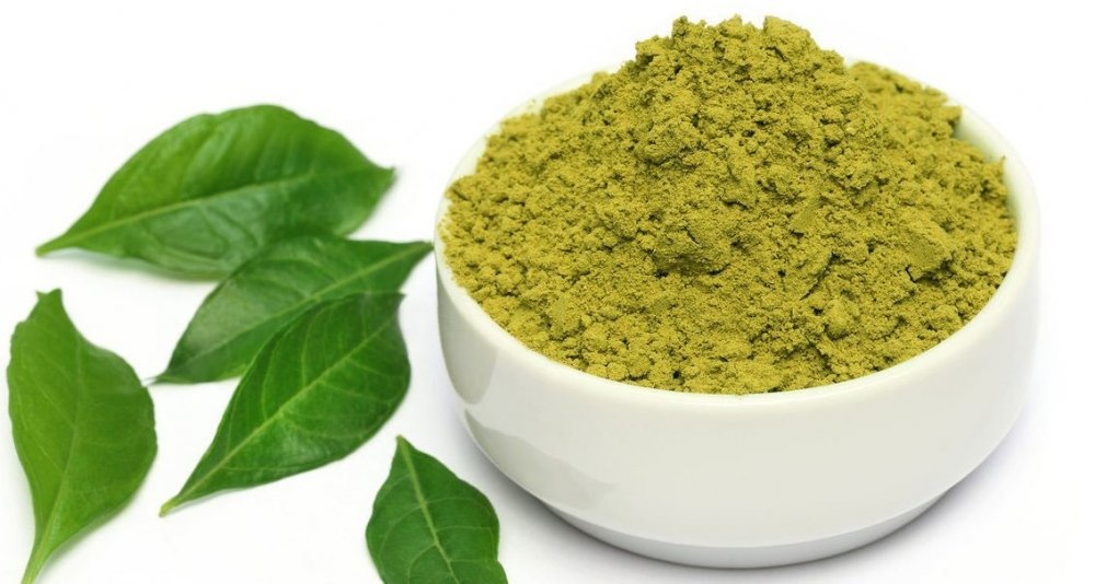 الحنّة هي مادة طبيعية نباتية تُستخرج من أوراق نبات يُعرف علمياً باسم نبات الحناء